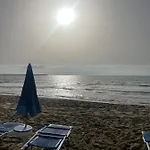 La Via Di Mezzo