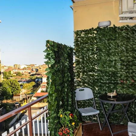 La Via Di Mezzo Apartment